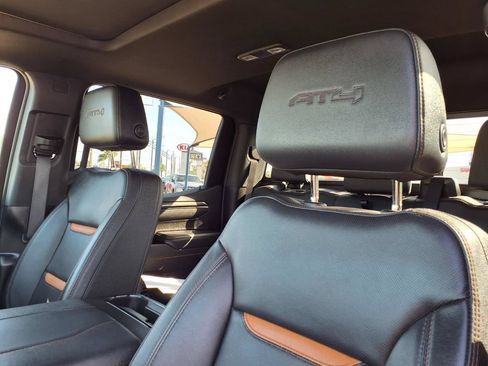 Used 2025 GMC Sierra 1500 AT4 w/ AT4 Premium Package AWD/4WD image 18