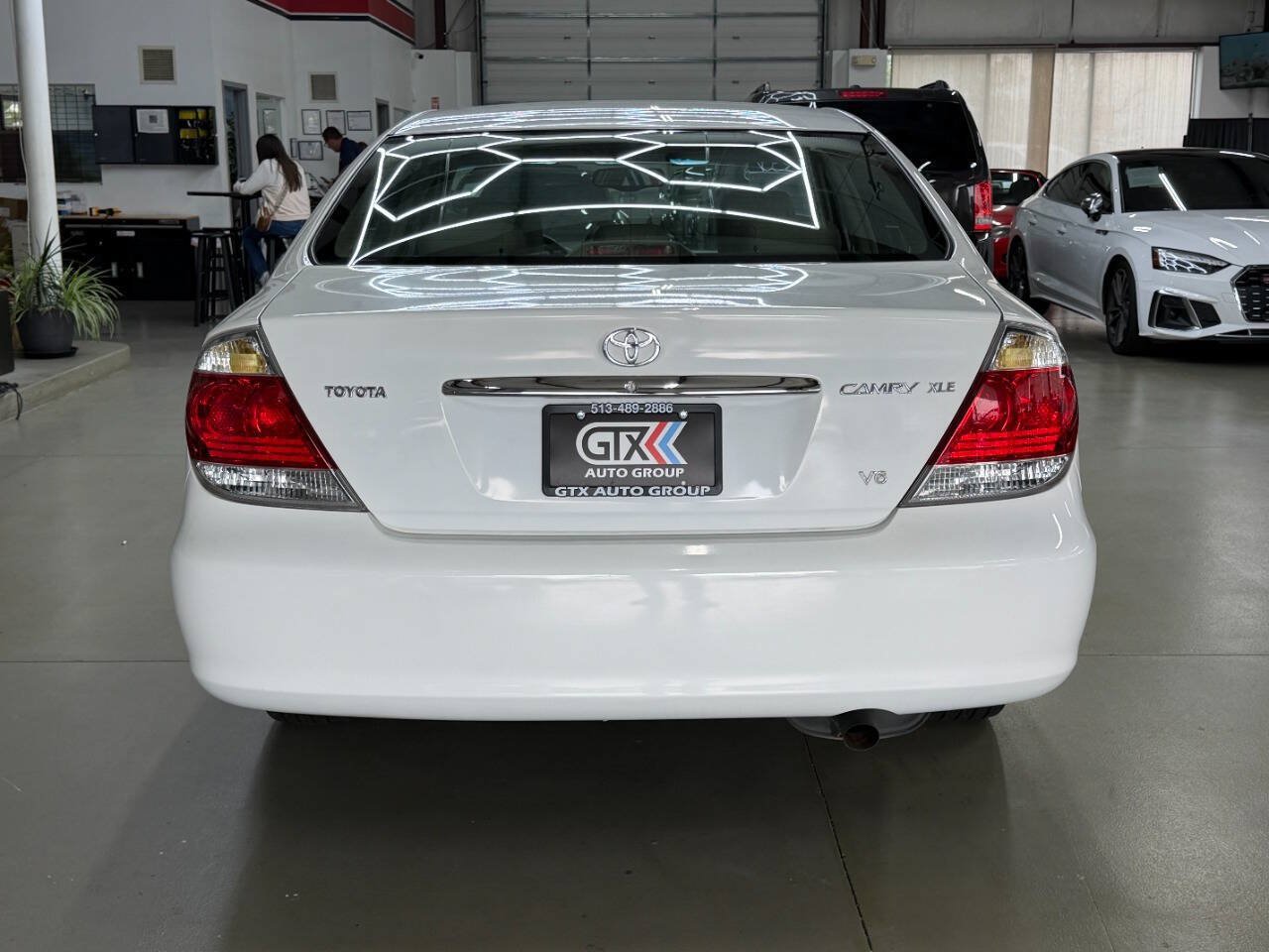 Used 2005 Toyota Camry XLE FWD image 3
