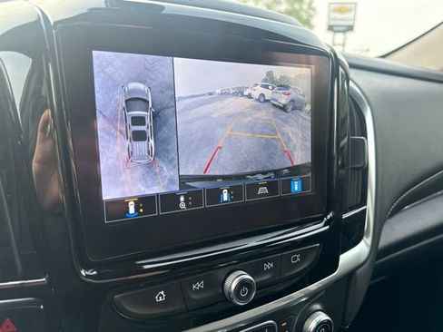 Used 2023 Chevrolet Traverse LT w/ LT Premium Package AWD/4WD image 13