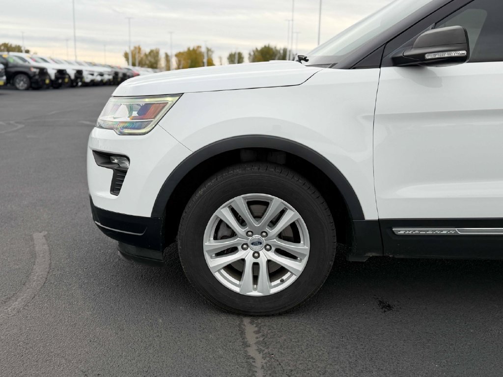 Used 2019 Ford Explorer XLT w/ Equipment Group 201A AWD/4WD image 12