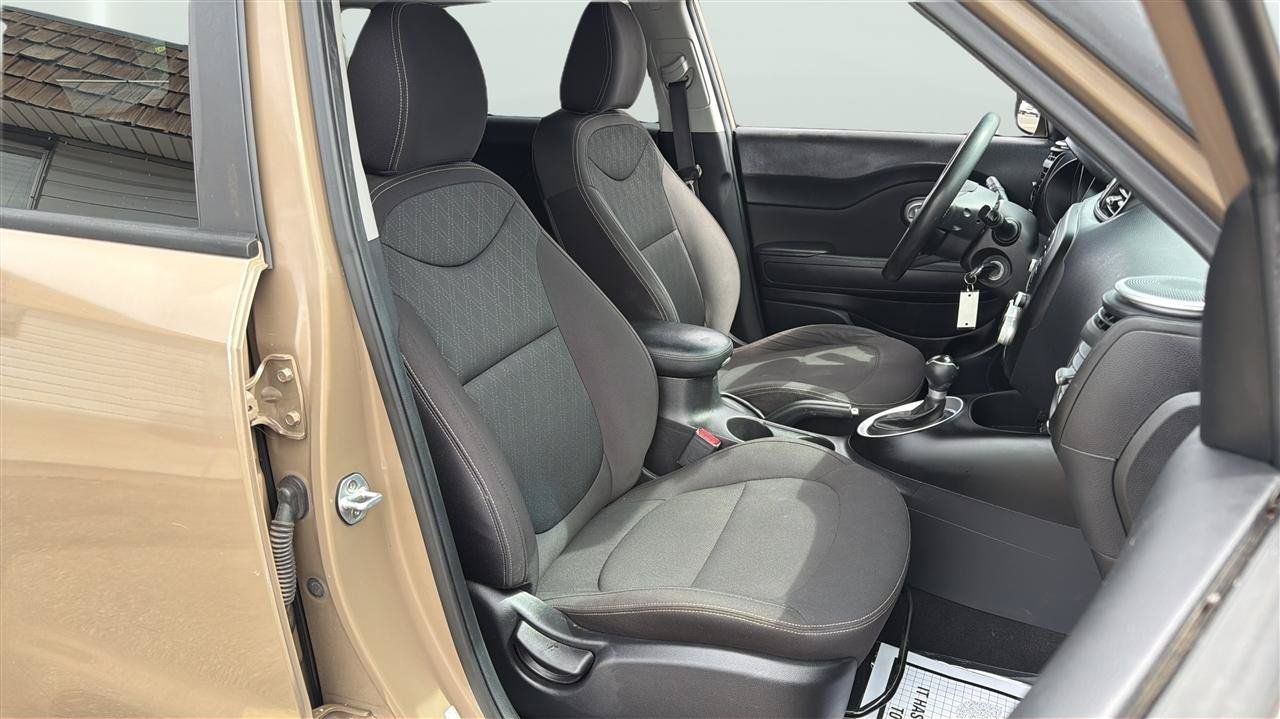 Used 2016 Kia Soul FWD image 14