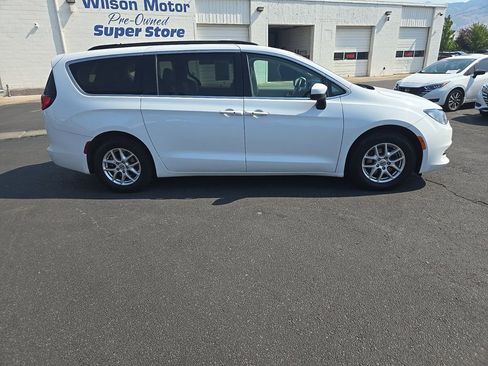 Used 2021 Chrysler Voyager Lxi image 8