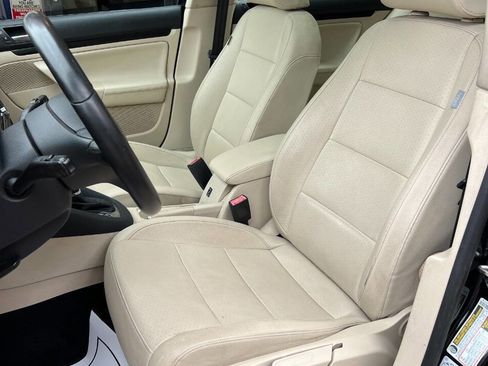 Used 2012 Volkswagen Jetta SE image 11