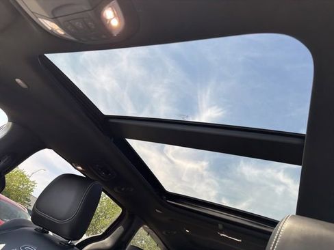 Used 2023 Chrysler Pacifica Touring-L w/ Uconnect Theater Family Group AWD/4WD image 30