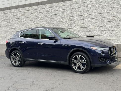 Used 2018 Maserati Levante AWD/4WD image 4