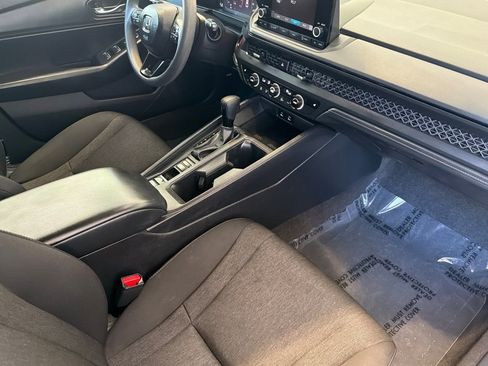 Used 2023 Honda Accord EX image 18
