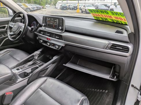 Used 2020 Kia Telluride LX AWD/4WD image 24