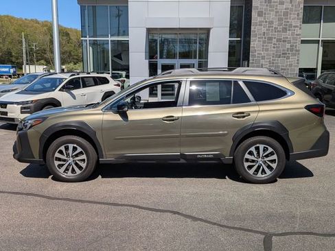 Used 2024 Subaru Outback Premium AWD/4WD image 6