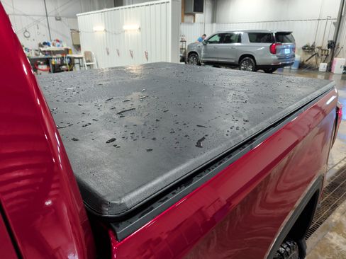 Used 2024 GMC Sierra 1500 AT4 w/ Technology Package image 7