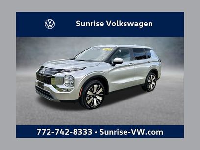 Used 2025 Mitsubishi Outlander SE