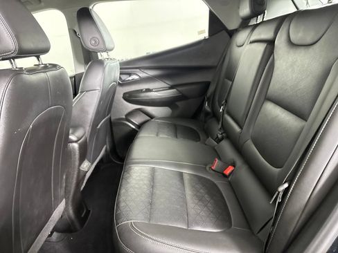 Used 2022 Chevrolet Bolt LT w/ Infotainment Package FWD image 18