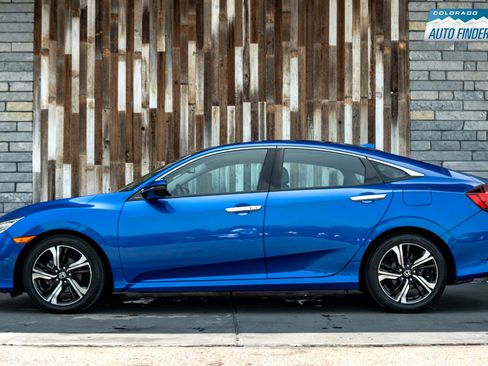 Used 2016 Honda Civic Touring image 2