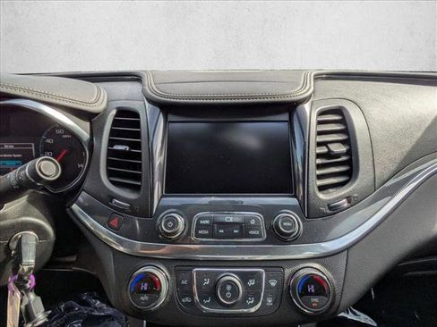 Used 2016 Chevrolet Impala LT w/ Convenience Package image 15