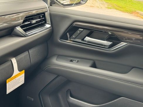 New 2026 GMC Yukon Elevation image 32