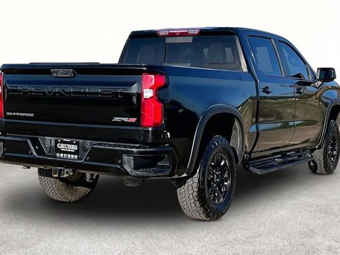 Used 2022 Chevrolet Silverado 1500 ZR2 image 2
