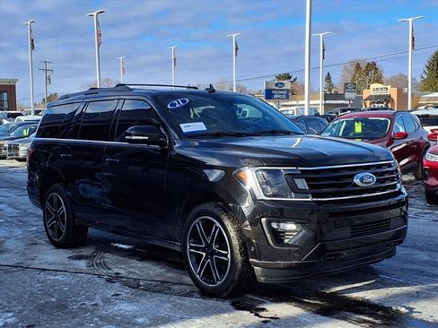 Used 2021 Ford Expedition Limited image 3