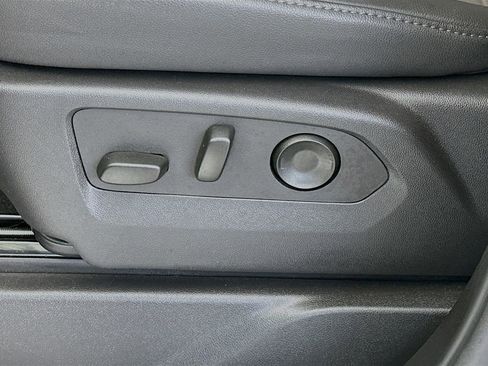 Used 2025 Chevrolet Silverado 1500 ZR2 w/ Technology Package image 23