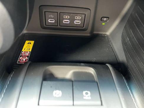 Used 2024 Toyota Venza Nightshade AWD/4WD image 20