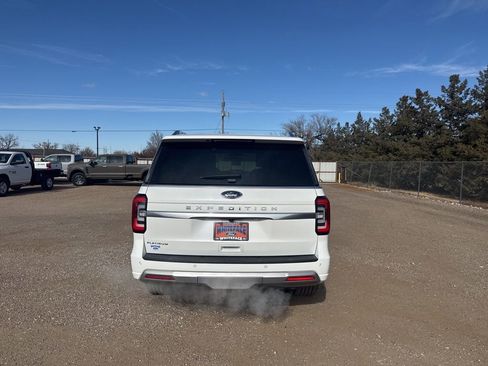Used 2023 Ford Expedition Platinum image 5