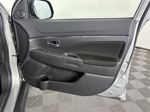 Used 2024 Mitsubishi Outlander Sport ES image 32