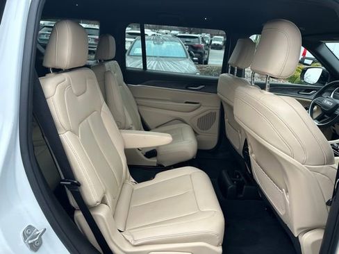 Used 2023 Jeep Grand Cherokee L Limited image 25