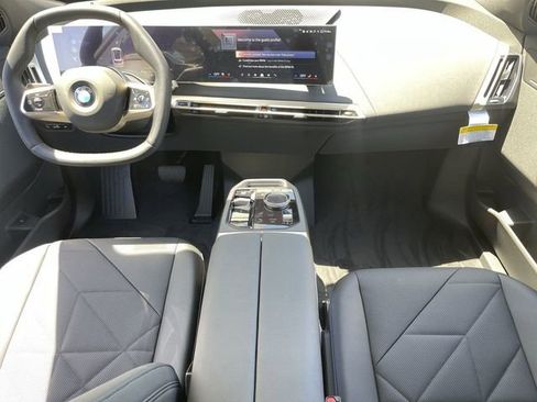 Used 2026 BMW iX xDrive60 w/ Premium Package AWD/4WD image 15