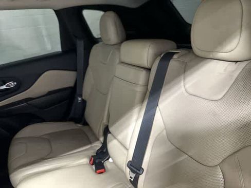 Used 2015 Jeep Cherokee Limited w/ Luxury Group AWD/4WD image 14