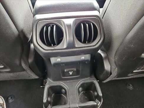 Used 2021 Jeep Wrangler Unlimited Rubicon image 17