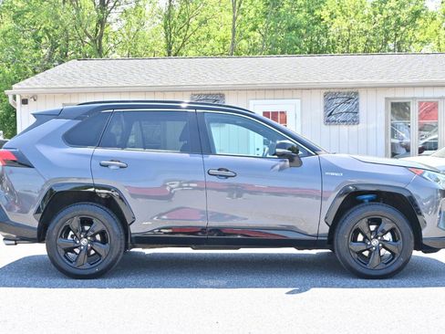Used 2021 Toyota RAV4 XSE AWD/4WD image 10