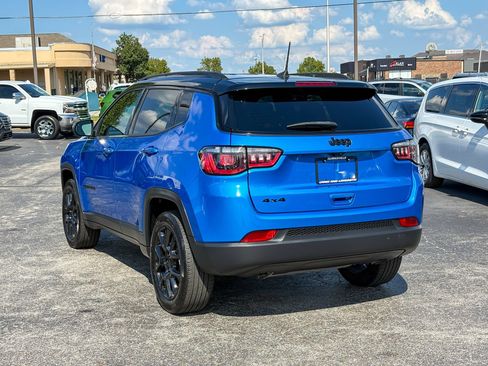 Used 2023 Jeep Compass Latitude w/ Convenience Group AWD/4WD image 8
