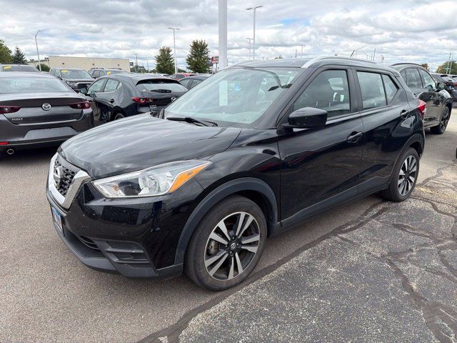 Used 2019 Nissan Kicks SV FWD image 2