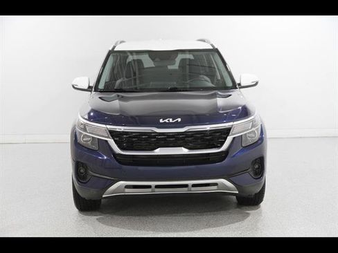 Used 2022 Kia Seltos S AWD/4WD image 2