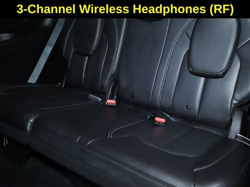 Used 2021 Chrysler Pacifica Touring-L w/ Uconnect Theater Family Group image 13