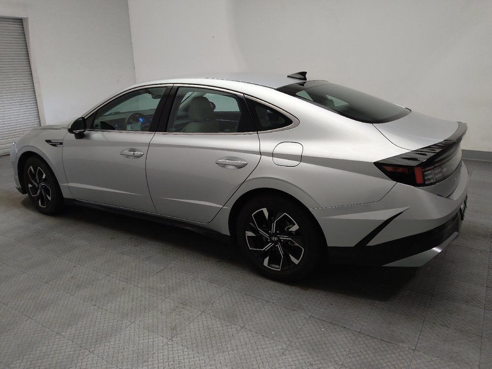 Used 2025 Hyundai Sonata SEL FWD image 3