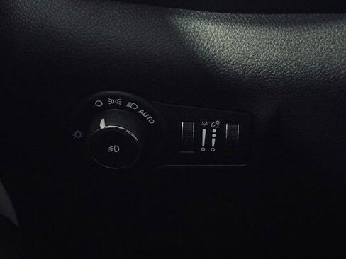 Used 2024 Jeep Compass Limited image 27