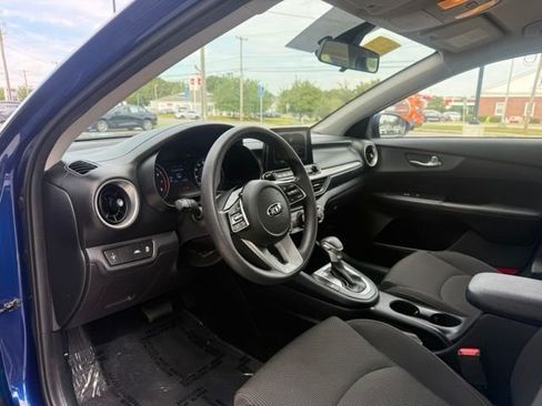 Used 2020 Kia Forte LXS FWD image 12