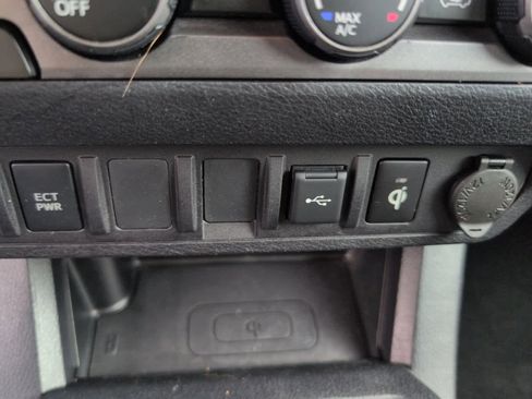 Used 2020 Toyota Tacoma TRD Sport image 22