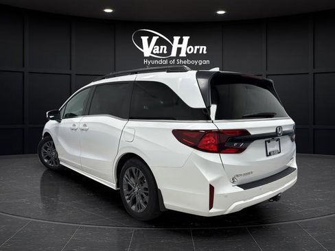 Used 2025 Honda Odyssey Touring image 5