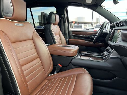 Used 2024 GMC Yukon Denali Ultimate image 29