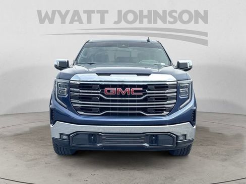 Used 2023 GMC Sierra 1500 SLT w/ SLT Convenience Package AWD/4WD image 8