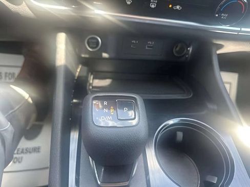 Used 2021 Nissan Rogue S FWD image 8