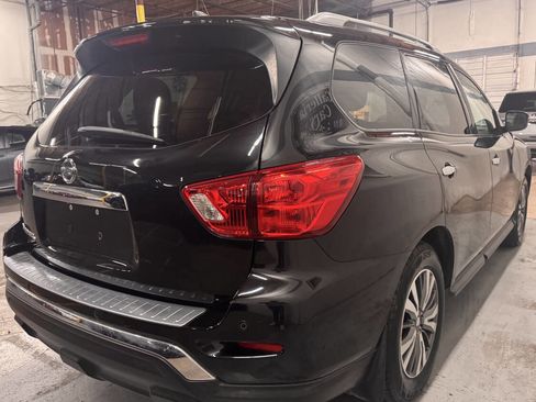 Used 2020 Nissan Pathfinder S image 7