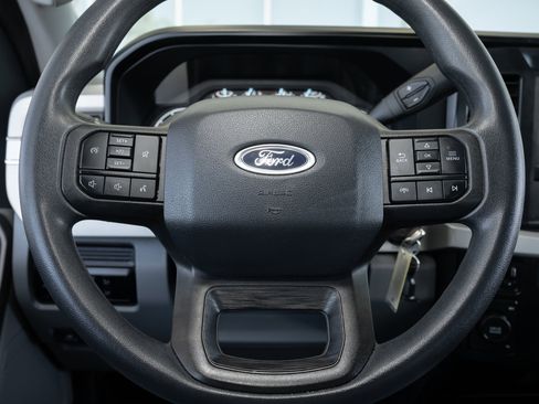 Used 2024 Ford F250 XLT image 26