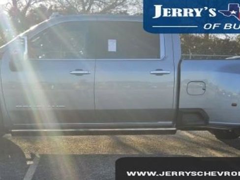 Used 2025 GMC Sierra 3500 Denali Ultimate image 2