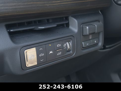 Used 2026 GMC Sierra EV Denali AWD/4WD image 31