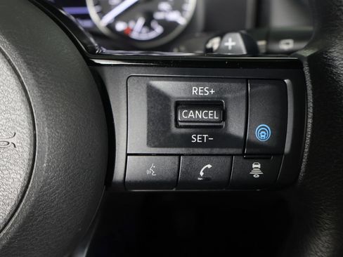 Used 2023 Nissan Rogue SV AWD/4WD image 38