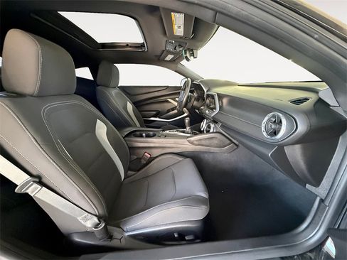 Used 2017 Chevrolet Camaro SS image 13