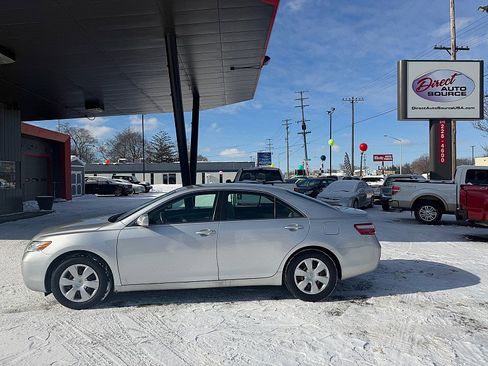 Used 2009 Toyota Camry 4d Sedan Auto image 1