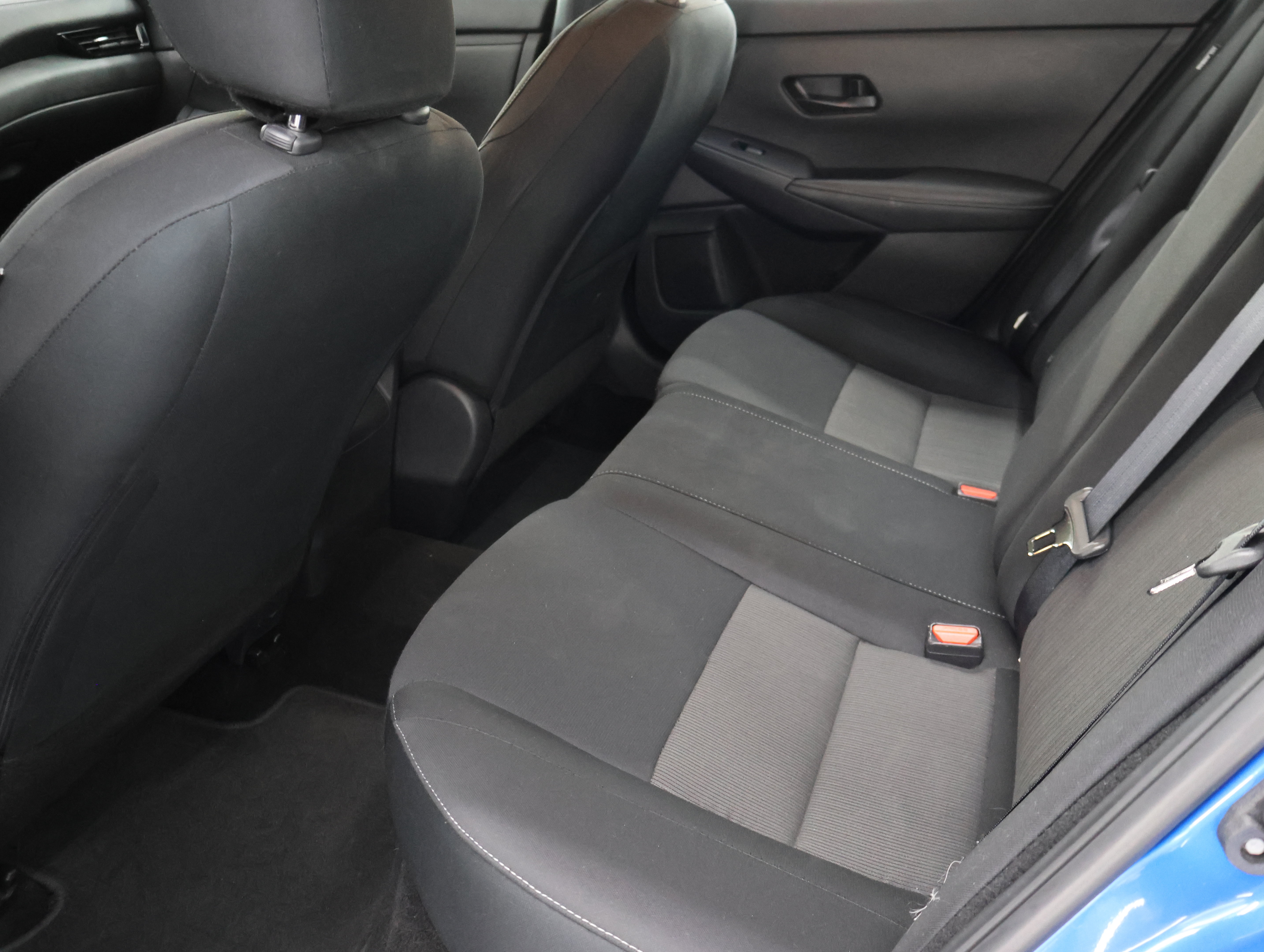 Used 2024 Nissan Sentra SV FWD image 33