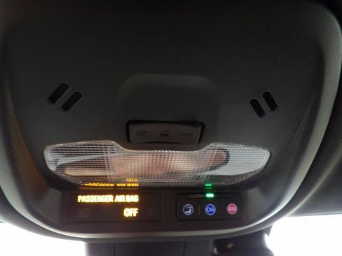 Used 2025 Chevrolet Trax RS w/ Driver Confidence Package FWD image 29